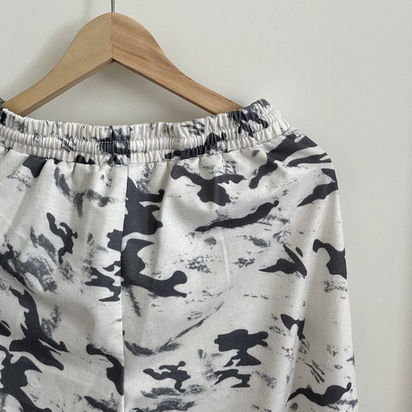 Blue/white Camo Printed Sweatpants Size L - Picture 3 of 3
